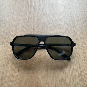 Guess Black Aviator Style Sunglasses